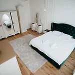 Premium 2 With Balcony, Horea Near Center Apartament