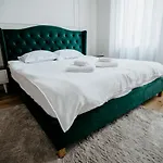 Premium 2 With Balcony, Horea Near Center Daire