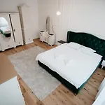 Premium 2 With Balcony, Horea Near Center Daire