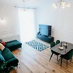 Lägenhet Premium 2 With Balcony, Horea Near Center *