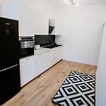 Premium 2 With Balcony, Horea Near Center