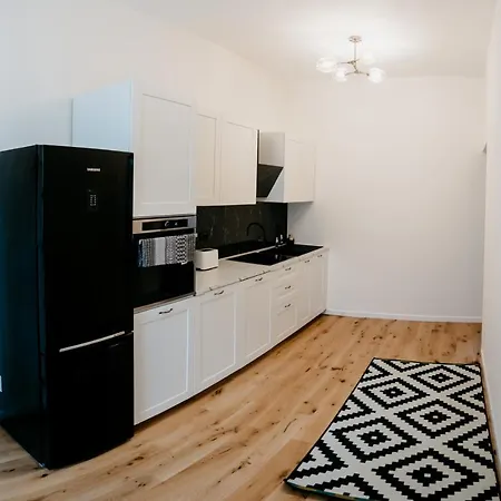 Apartmán Premium 2 With Balcony, Horea Near Center