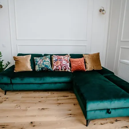 Premium 2 With Balcony, Horea Near Center شقة *