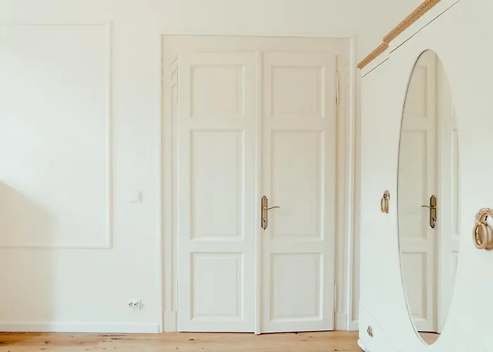 Premium 2 With Balcony, Horea Near Center