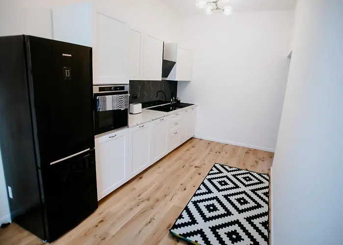 Premium 2 With Balcony, Horea Near Center